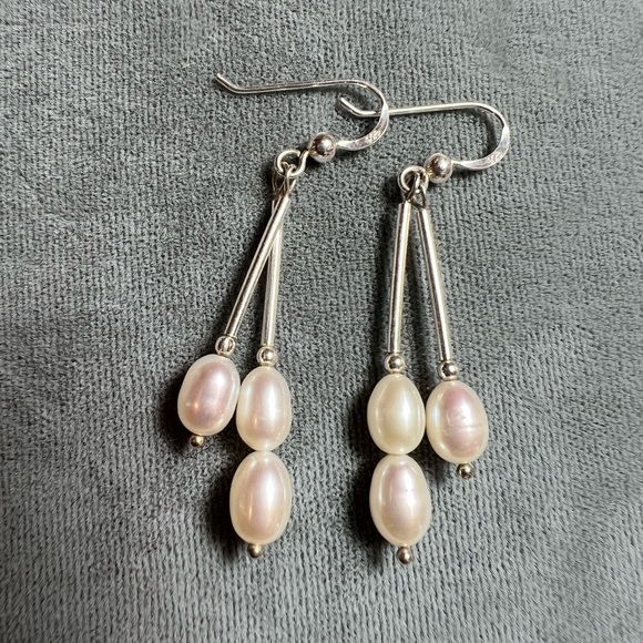 Freshwater Pearl and Sterling Silver earrings - Picture 3 of 6